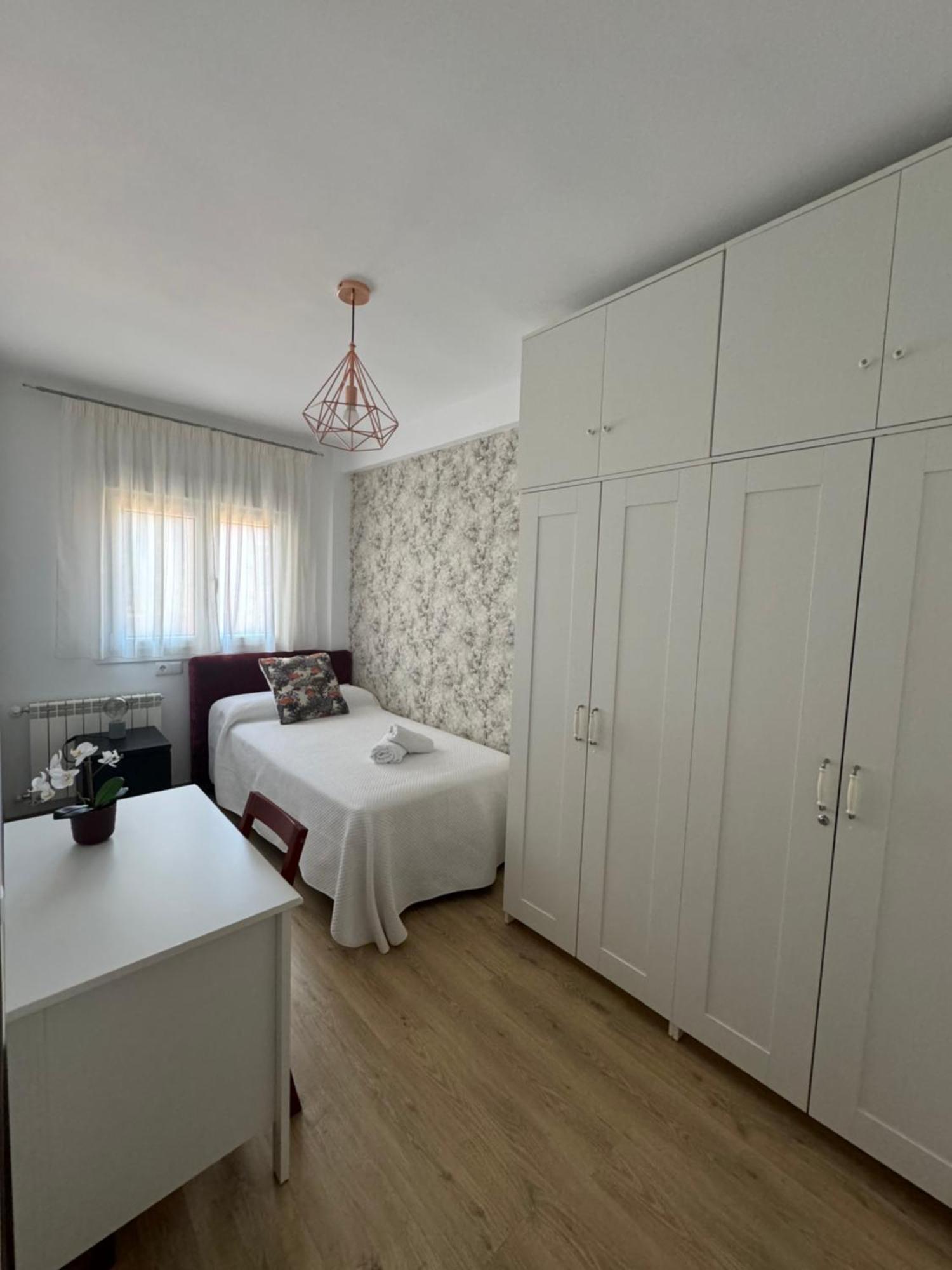 Апартаменты Alcala Luxury Piso Completo De 80M Алькала-де-Энарес Экстерьер фото